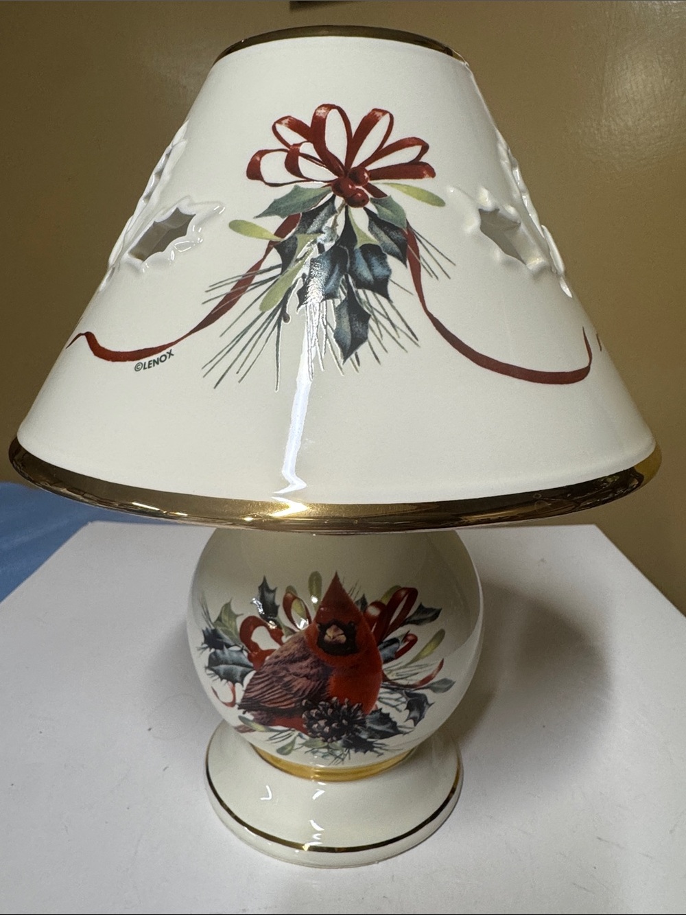 Lenox Winter Greetings Candle Lamp cardinal and ribbon Catherine McClung 10”